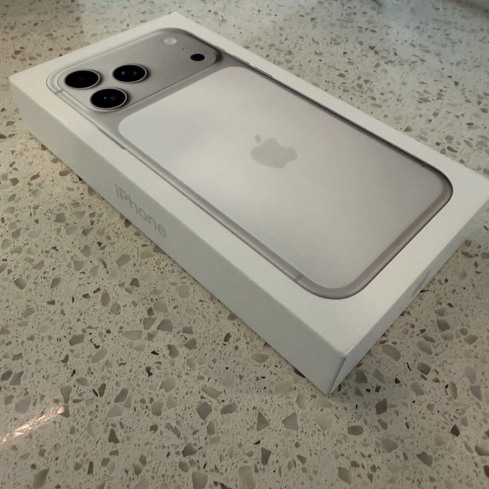 box only - iphone 17 pro max